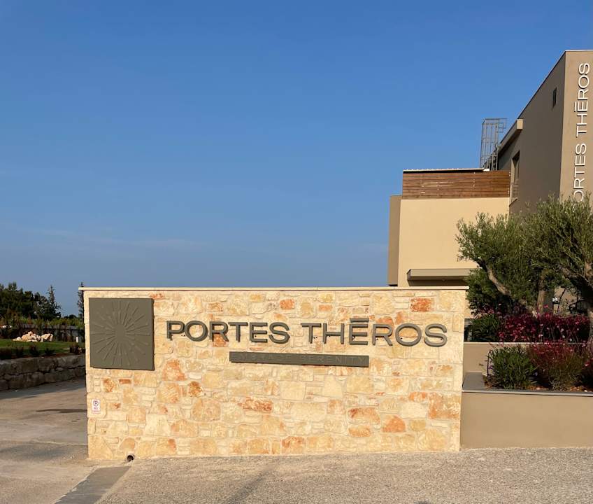 Außenansicht Portes Theros