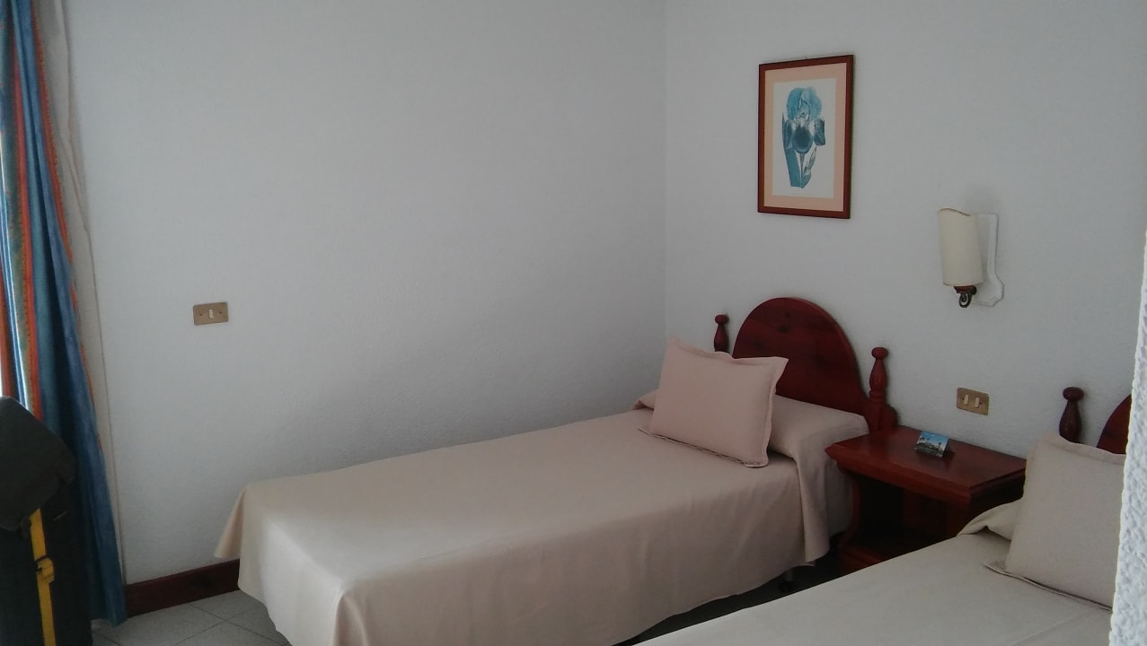 Zimmer Parque Santiago IV Official