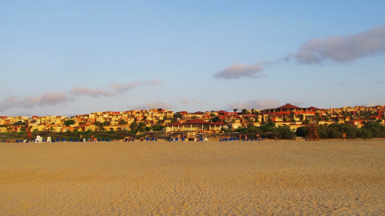Blick auf Hotel vom Strand Occidental Boa Vista Beach