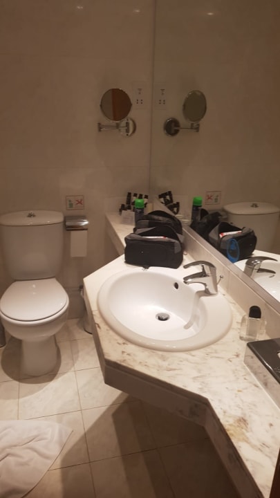 Zimmer Adams Beach Hotel