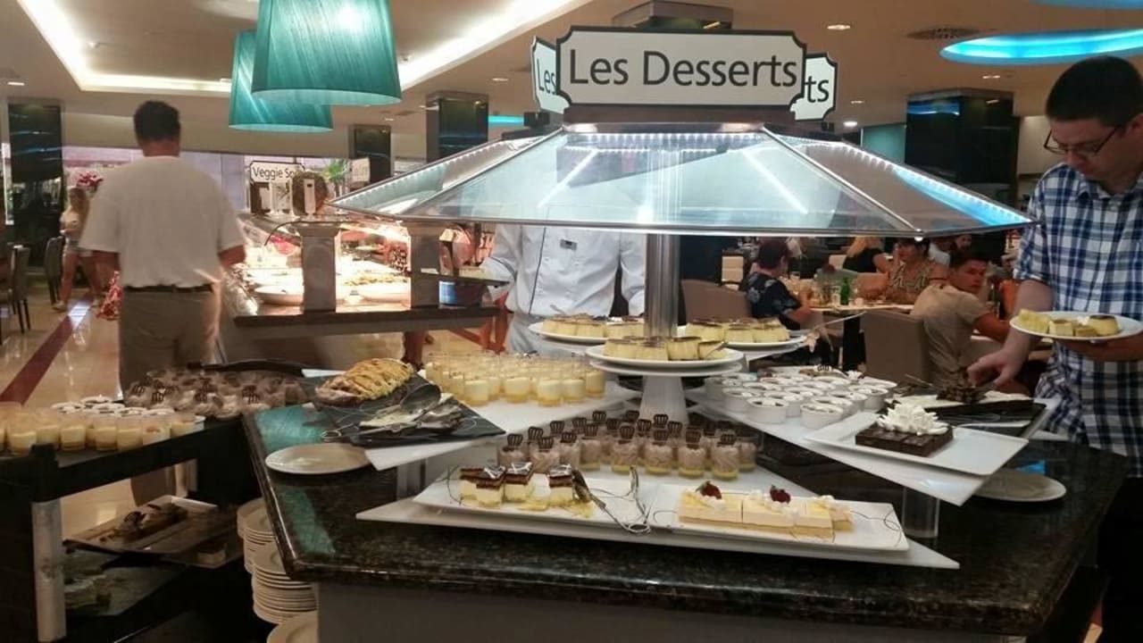 1 Teil der Desserts H10 Playa Meloneras Horizons Collection