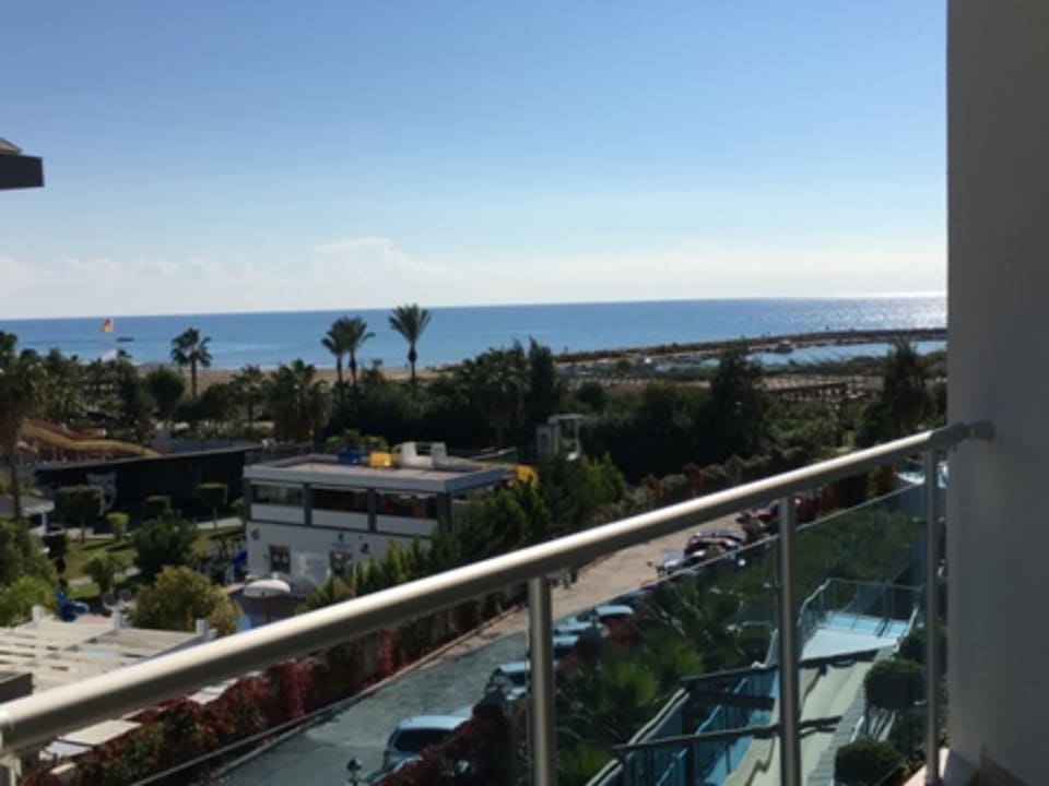 Ausblick Commodore Elite Suites & Spa - Adults only