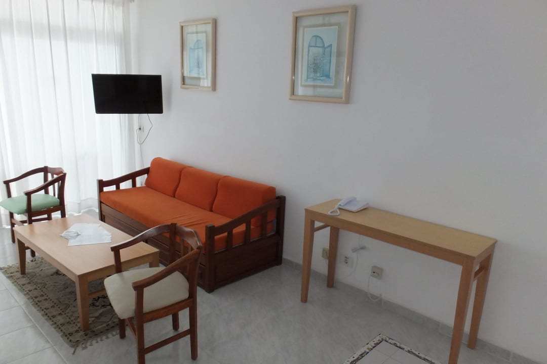 Wohnraum Sitzecke mit TV Hotel Europalace