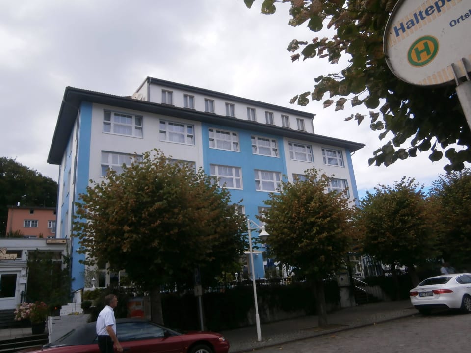 Erstes Gebäude Hotel Xenia