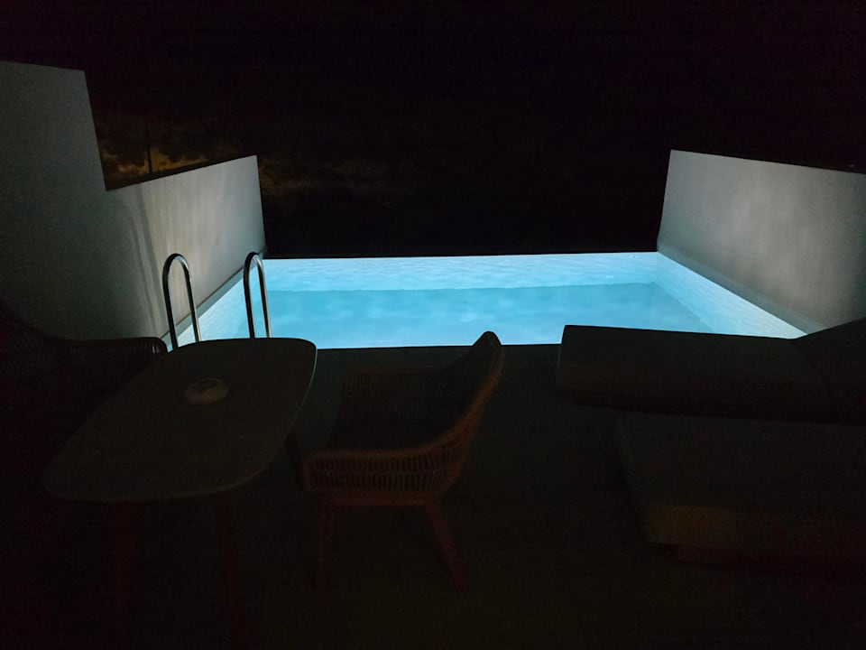 Zimmer Oros Luxury Beach Resort