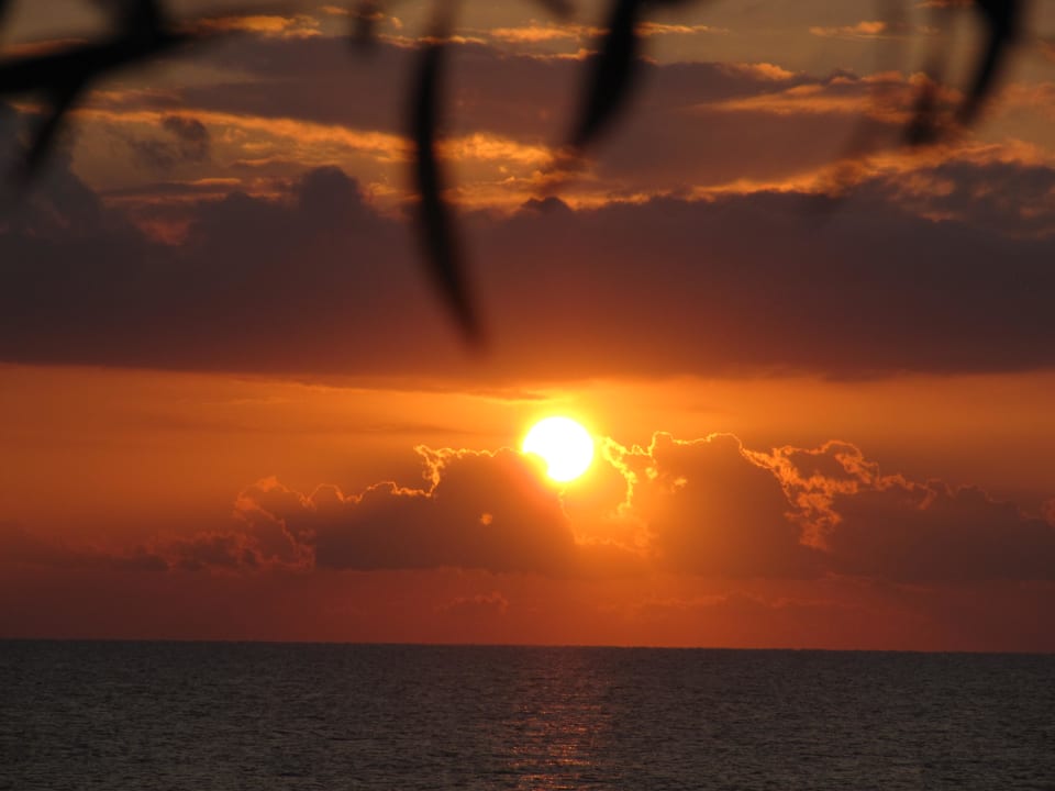 Morgenrot mit aufgehender Sonne  Limak Limra Hotel & Resort