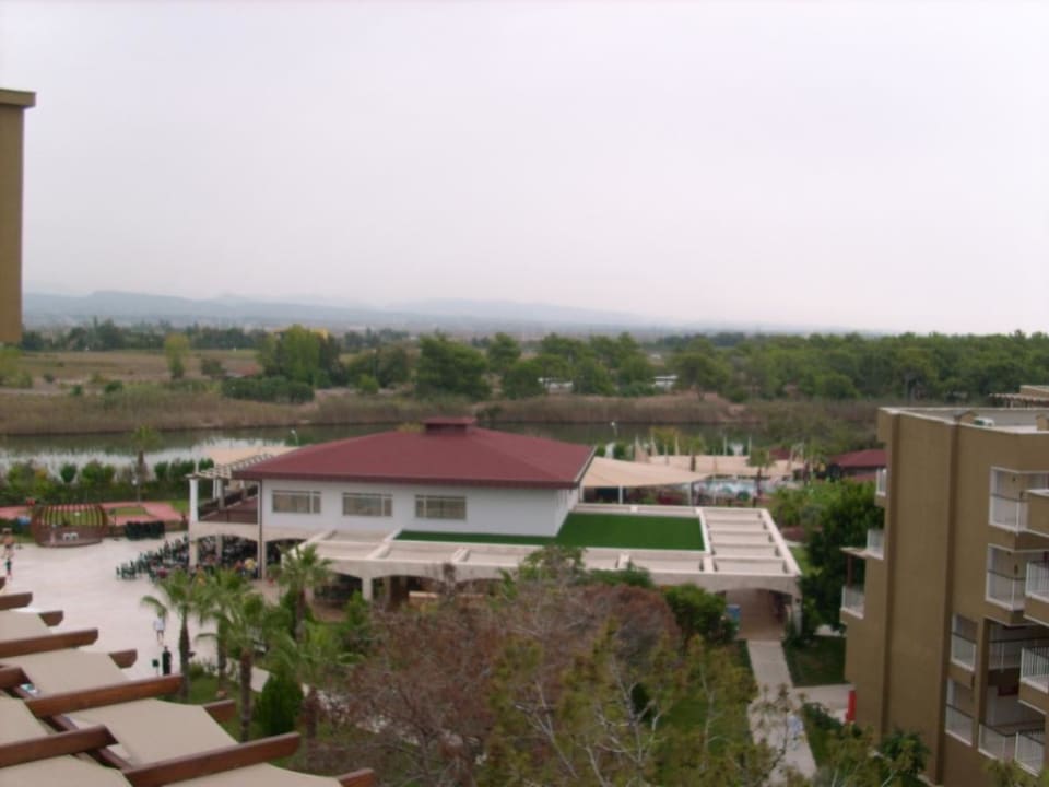 Blick auf die Poolbar vom Zimmer aus Marvida Family Eco