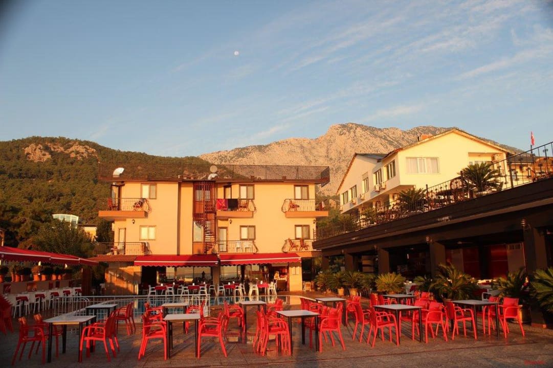 Zum Strand Aleria Belport Beach Hotel