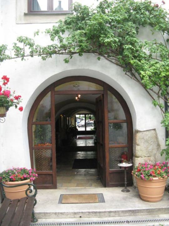 Eingang vom Hof Hotel Schrannenhof