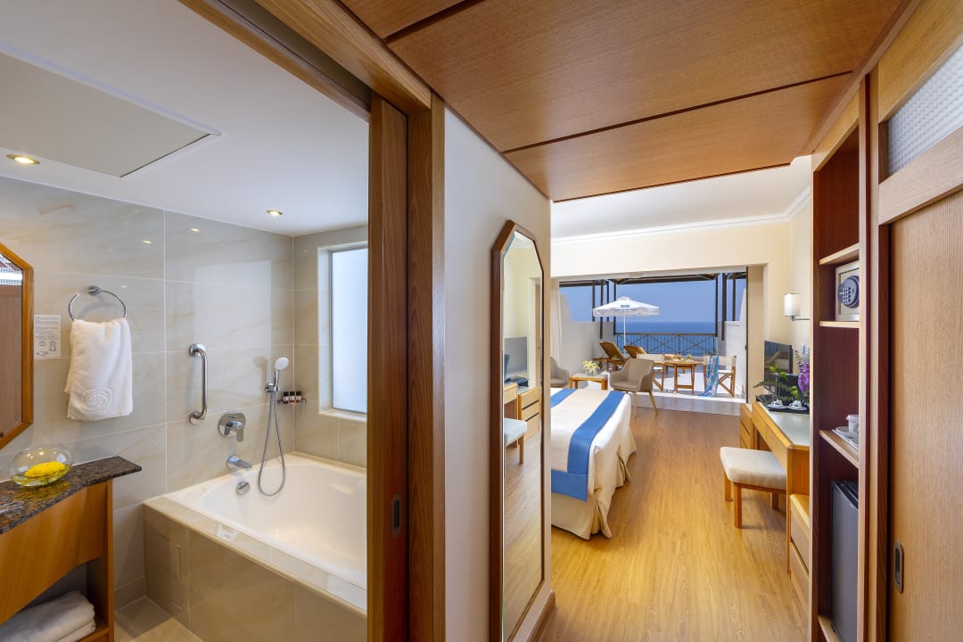 Zimmer Constantinou Bros Athena Beach Hotel