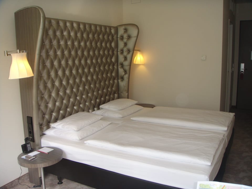 ... sehr bequemes Bett ARCOTEL John F. Berlin