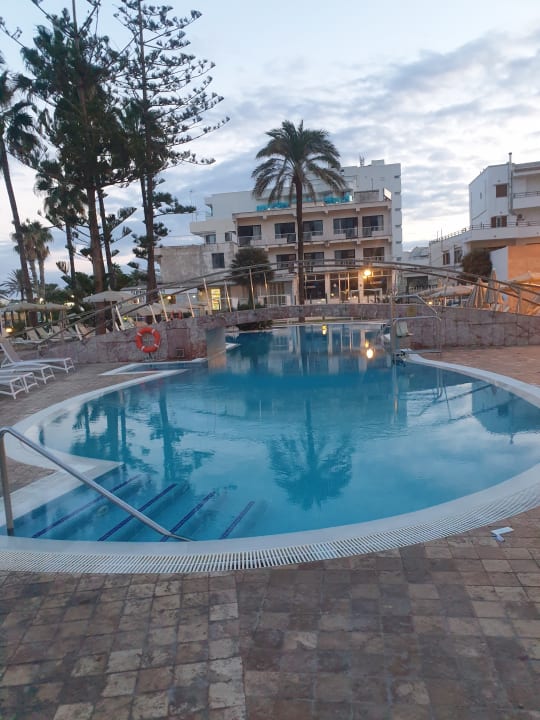 Pool CM Playa del Moro