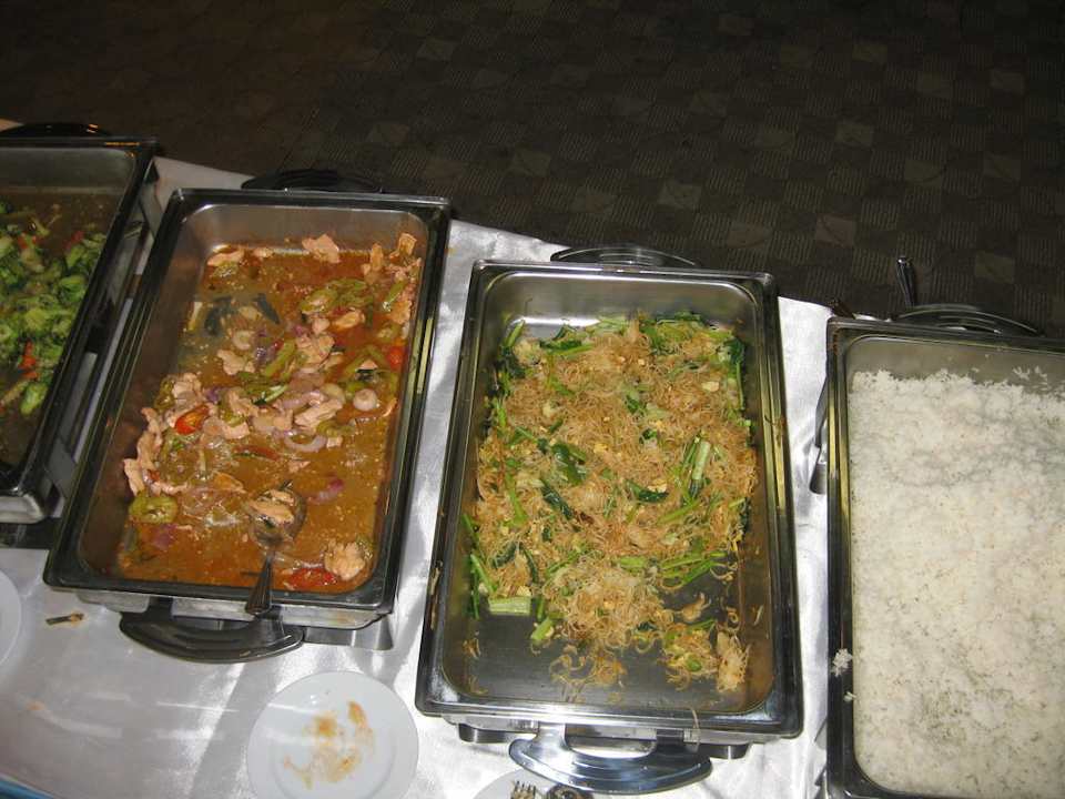 Ein Blick auf das Frühstücksangebot Hotel Mida City Resort Bangkok