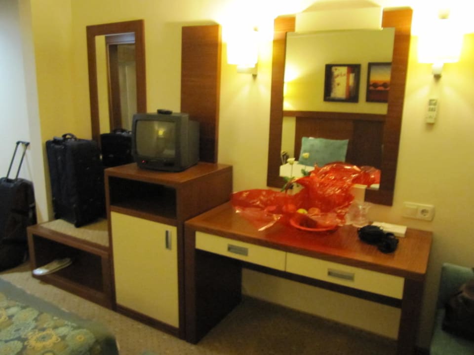 Ablage & TV Hotel Villa Side