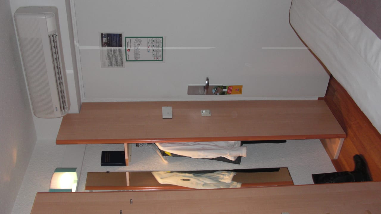 Garderobe Hotel Ibis Düsseldorf Hauptbahnhof