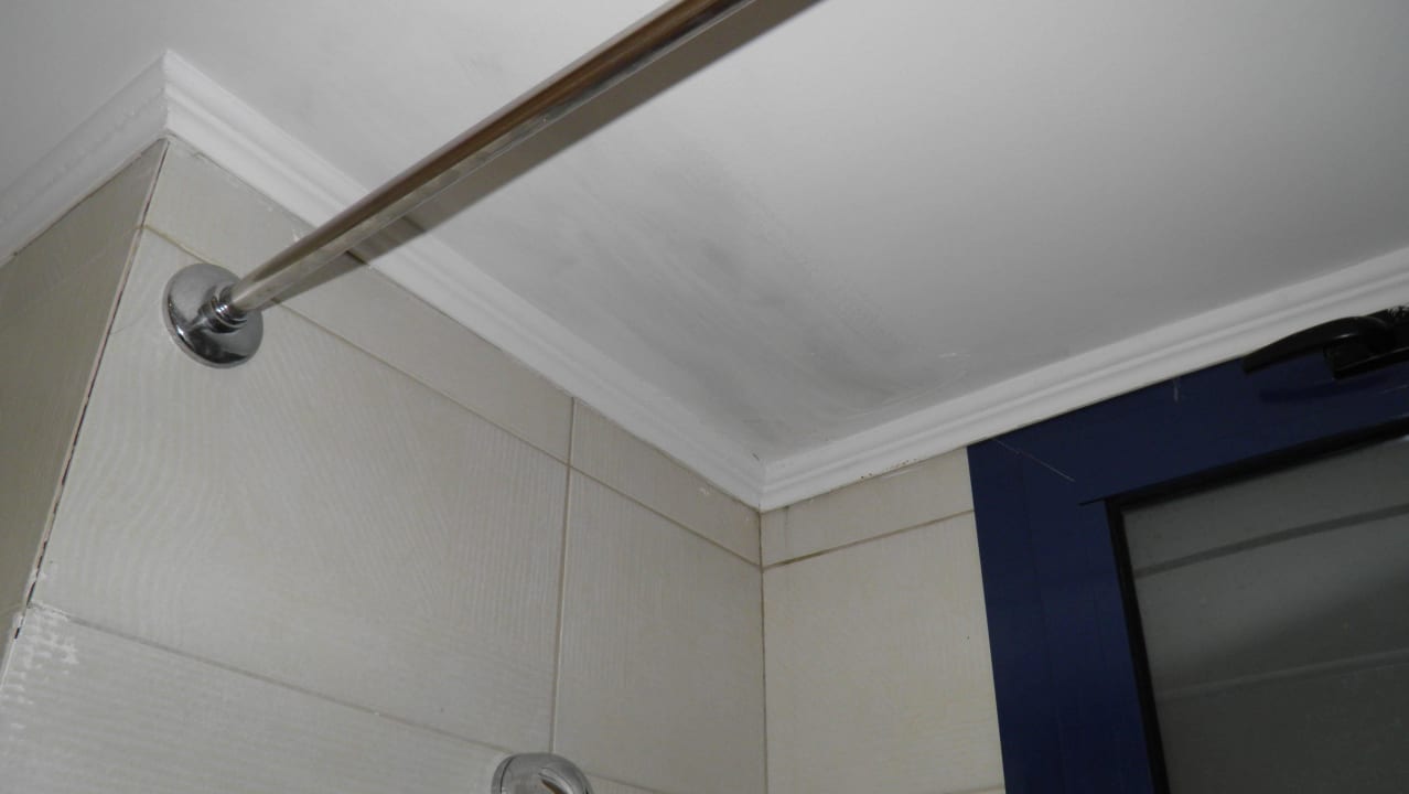 Bad Decke, nasse Decke alltoura Club Hotel Kiotari Miraluna