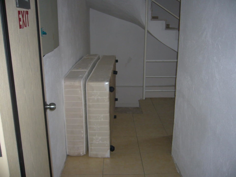 Auf dem Weg zum Aufzug Hotel Orfeus Park