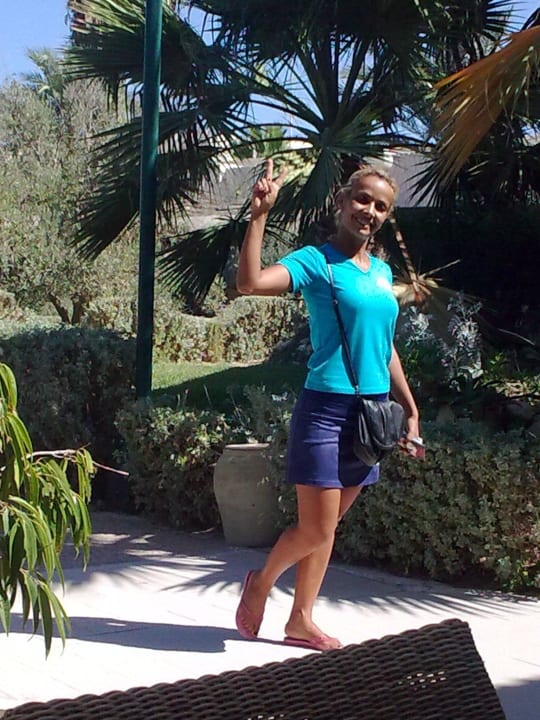 Eine einheimische Animateurin Iberostar Waves Mehari Djerba