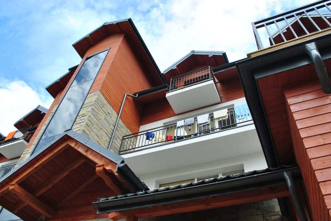 Ośrodek z przodu Hotel Skalny Spa Bieszczady