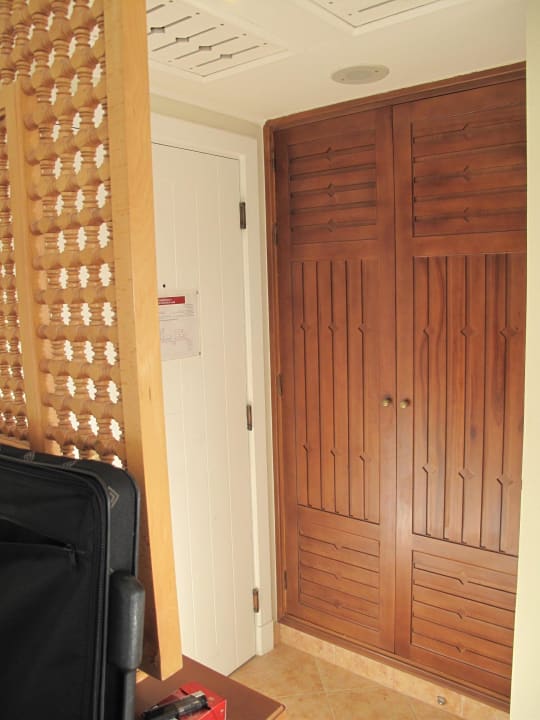 Geräumiger Schrank Hotel Kempinski Soma Bay
