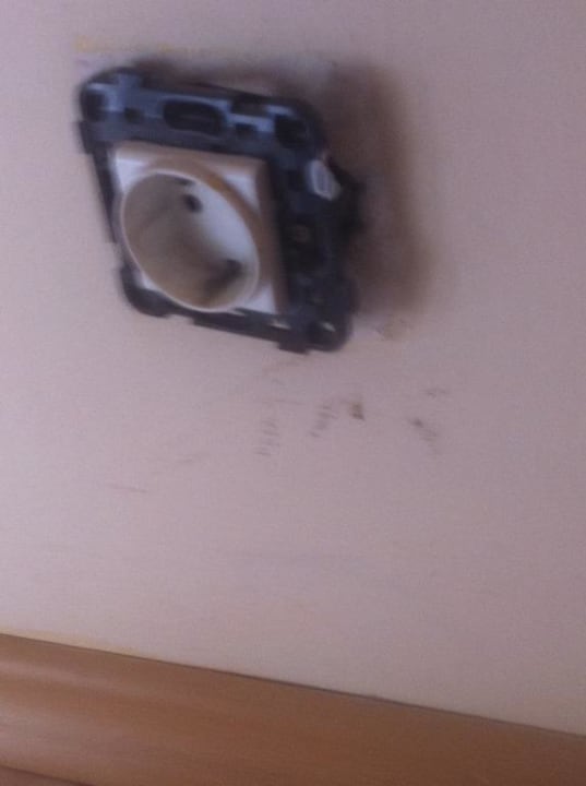 Lebensgefährliche Steckdosen in der Villa Ralitsa Aqua Club