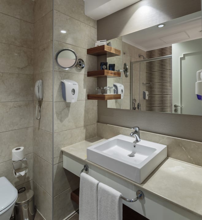 Zimmer Well Palace Side