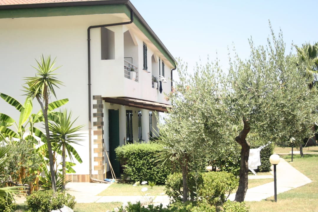 Blick zum Nebengebäude mit den Apartments.  Hotel Residence Santa Monica