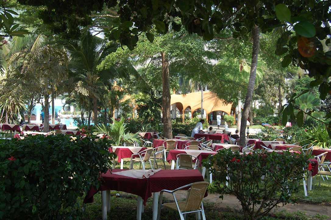 Restaurant-Gartenanlage Hotel Southern Palms Beach Resort