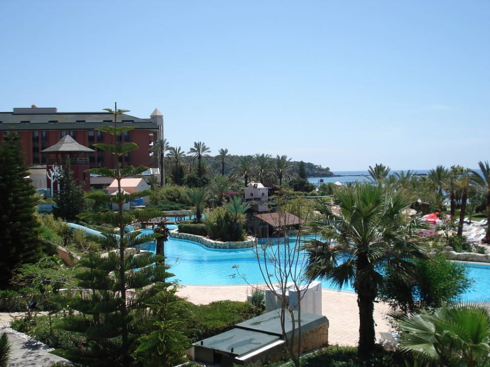 Вид территории AQI Pegasos Resort