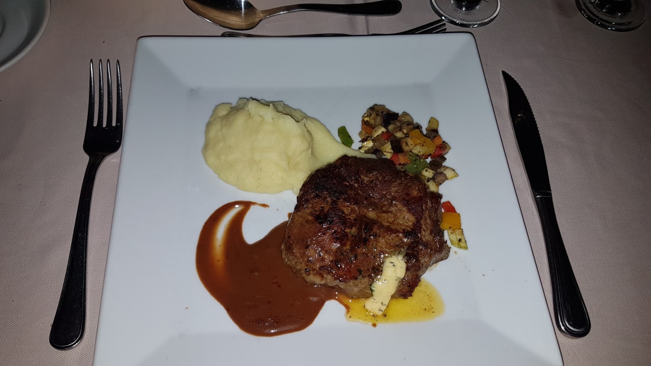 Gastro Serenity Alpha Beach