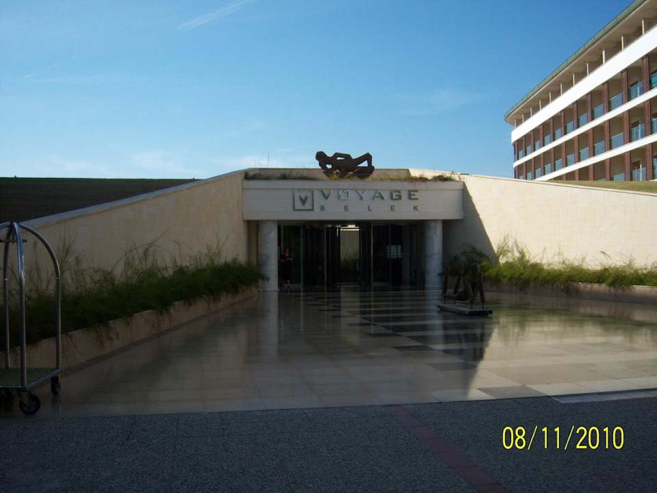 Eingang zum Hotel Voyage Belek Golf & Spa