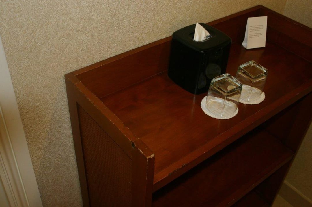 Abgenutztes Mobilar Hotel Hyatt Regency Huntington Beach