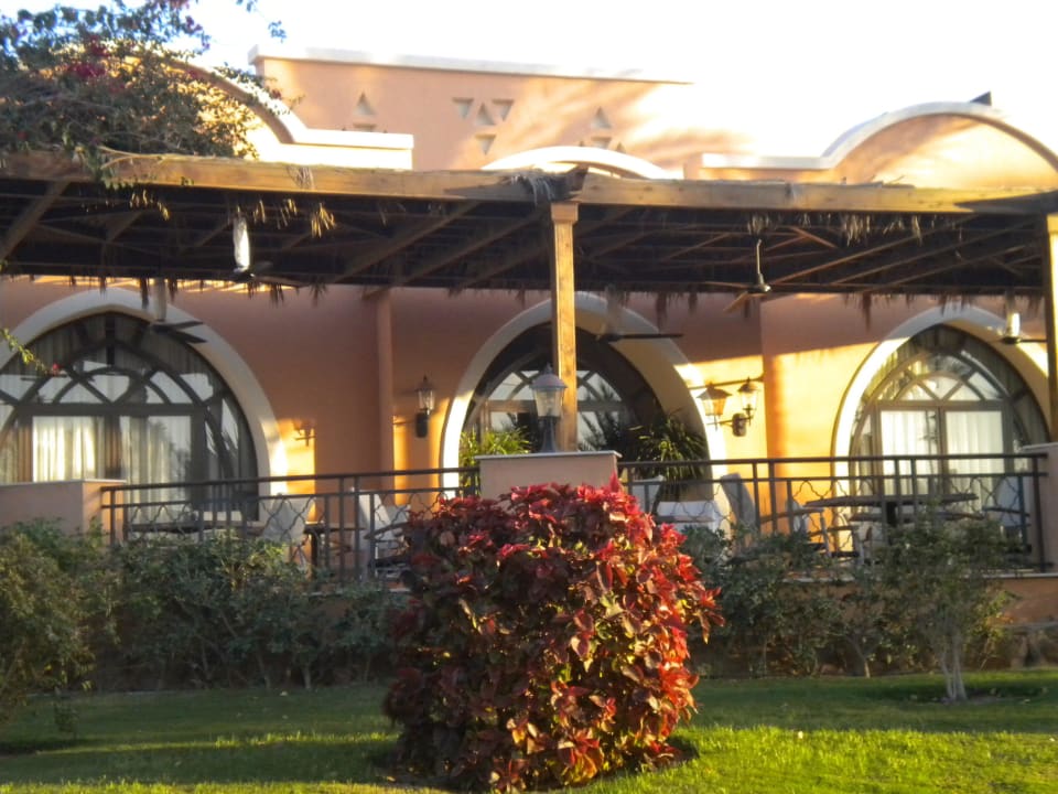 Restaurant von Strasse aus Jaz Dar EL Madina