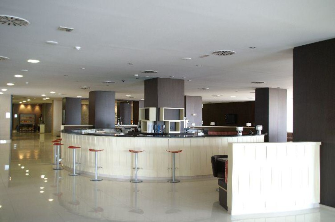 Hallenbar BLUESEA Gran Cervantes