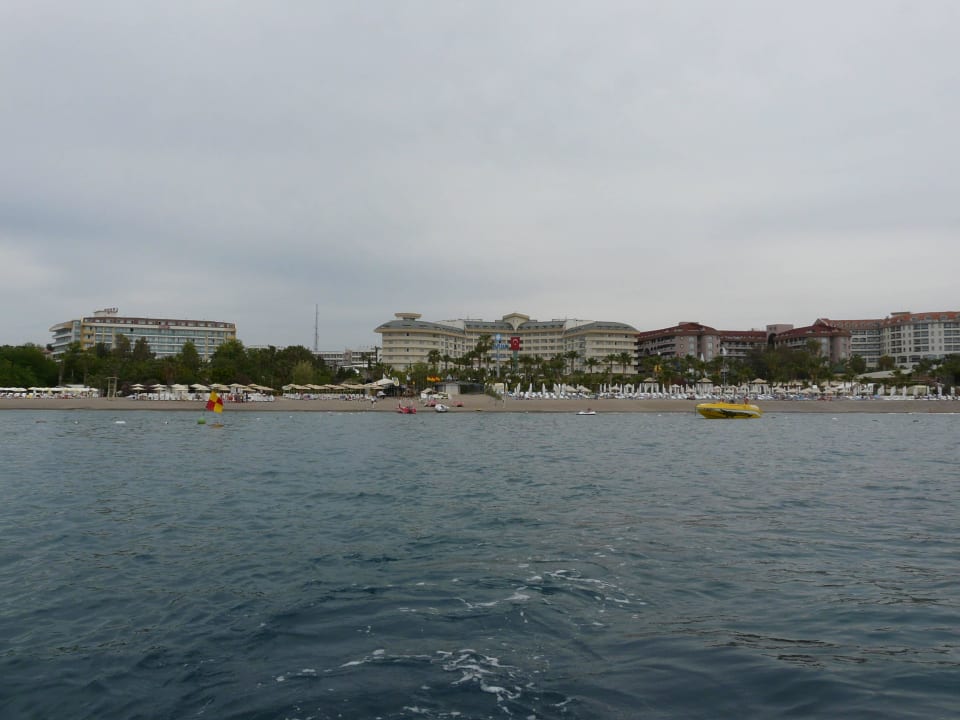 Hotelstrand, Blick vom Tretboot Saphir Resort & Spa