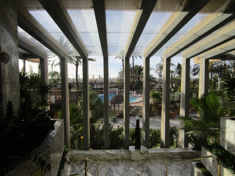 Der erste Blick in den Garten Gloria Palace San Agustin Thalasso & Hotel