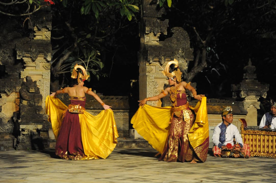 Abendvorstellung Hotel Matahari Beach Resort & Spa