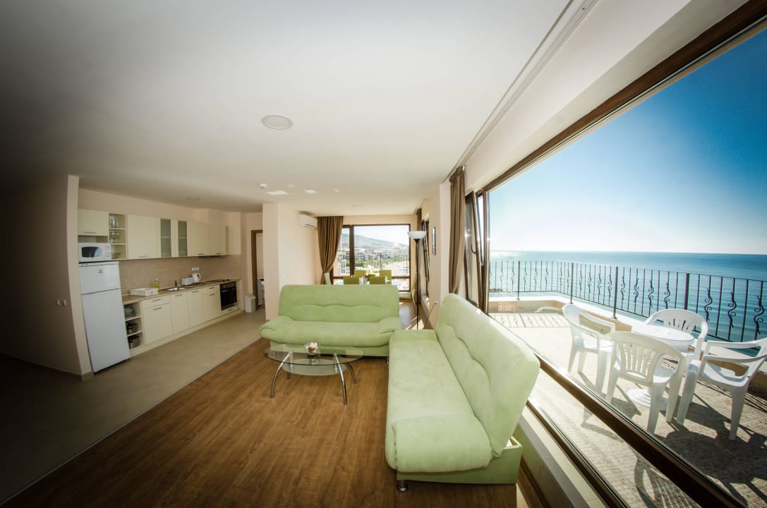 Three bedroom apartment living room  Premier Fort Beach