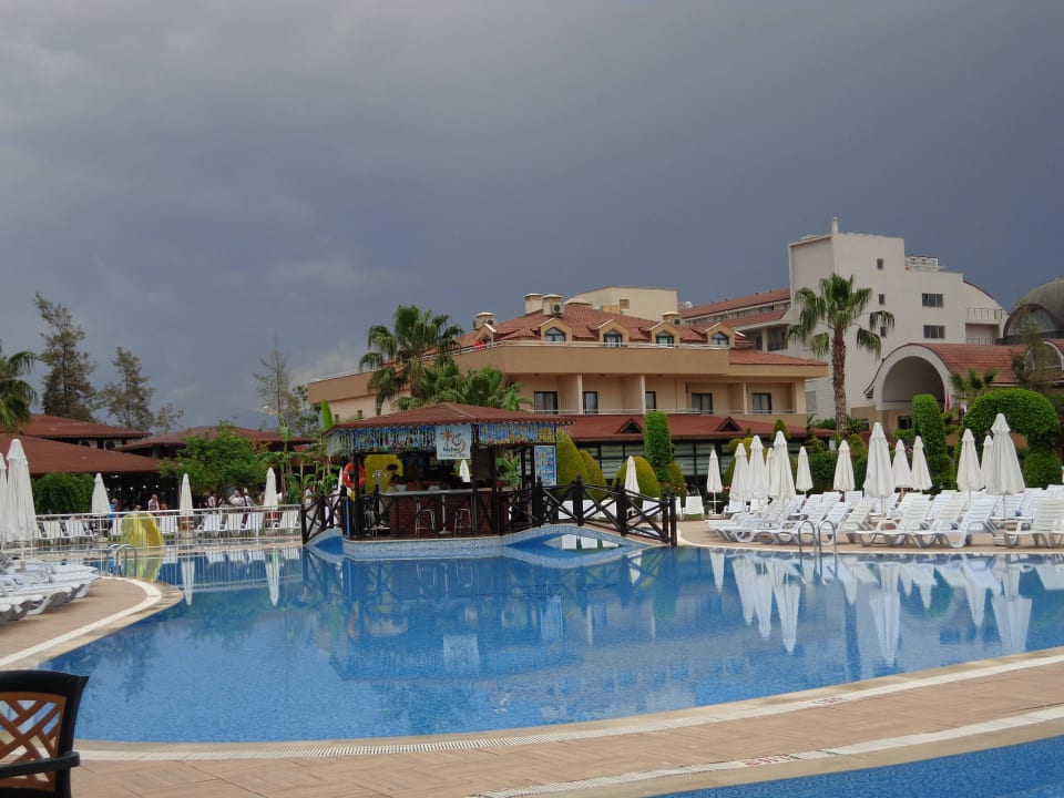 Poolbereich Grand Seker Hotel