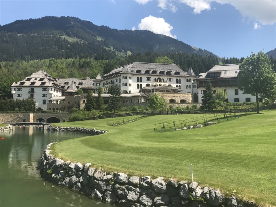 Außenansicht Schlosshotel Kitzbühel