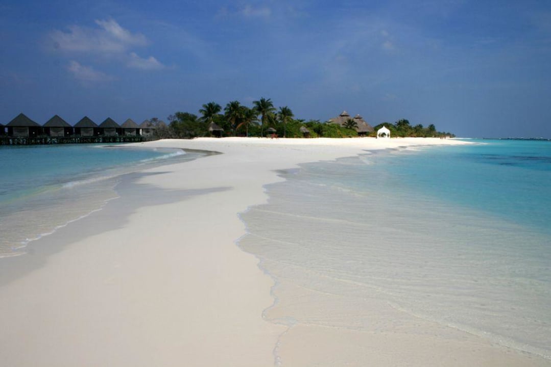 Sandbank Kuredu Island Resort & Spa