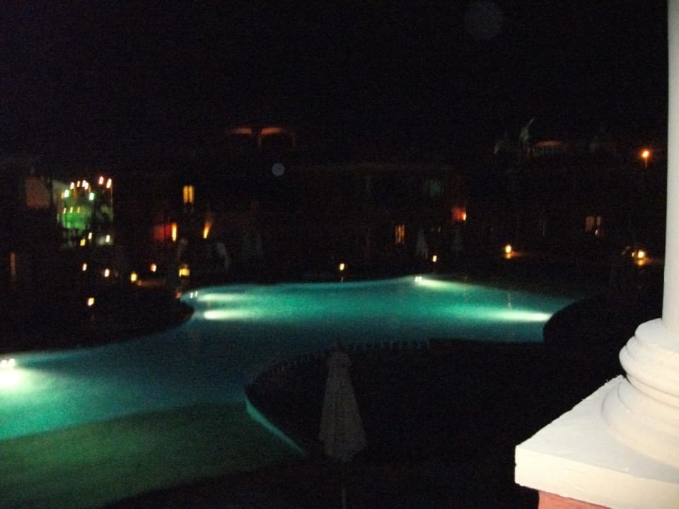 Einer der Pools bei Nacht Pickalbatros Alf Leila Wa Leila Resort - Neverland Hurghada