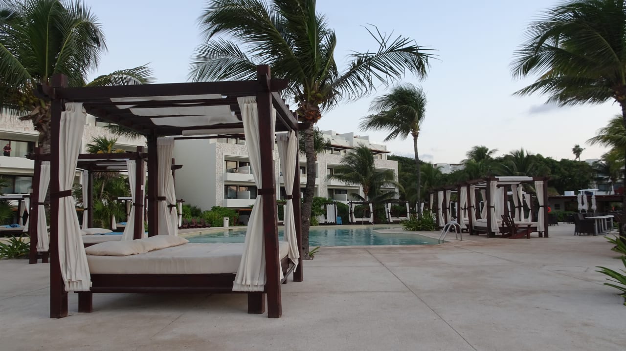 Pool Akumal Bay Beach & Wellness Resort