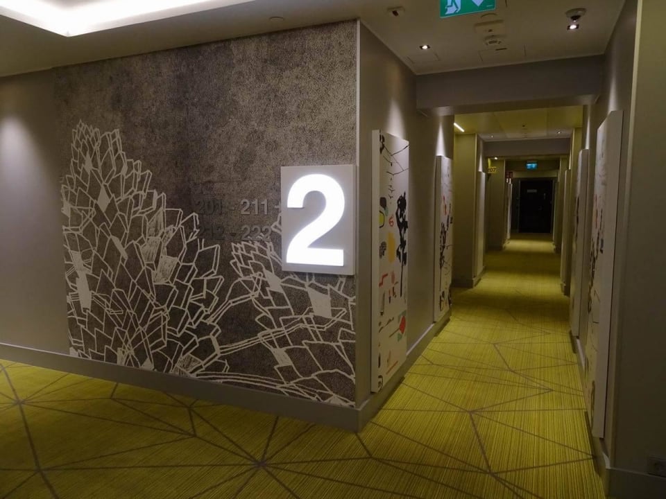 2nd floor hallway Hotel Indigo Helsinki - Boulevard