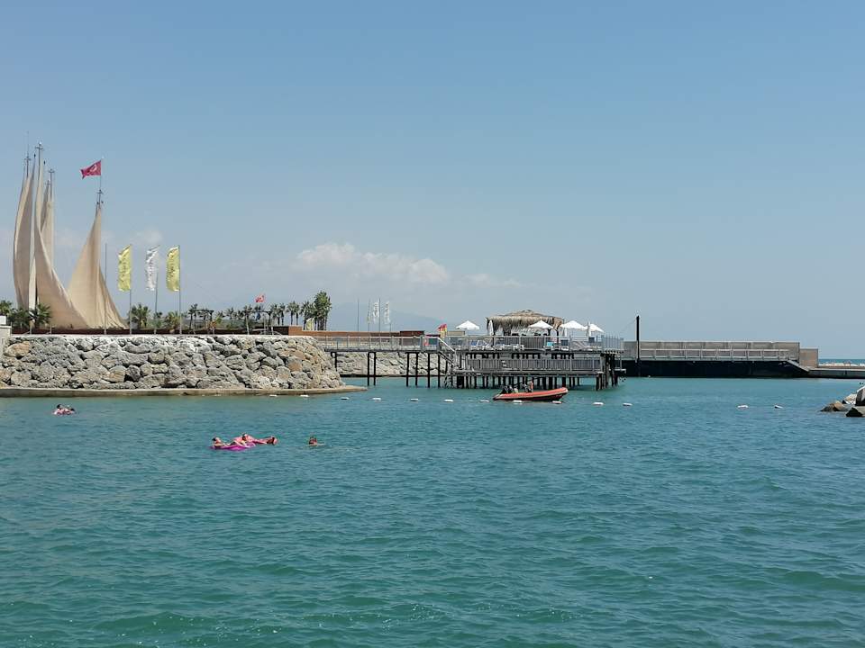 Strand Rubi Platinum Sign