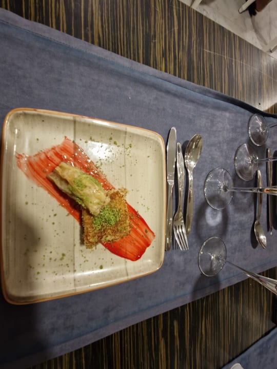 Gastro Well Palace Side