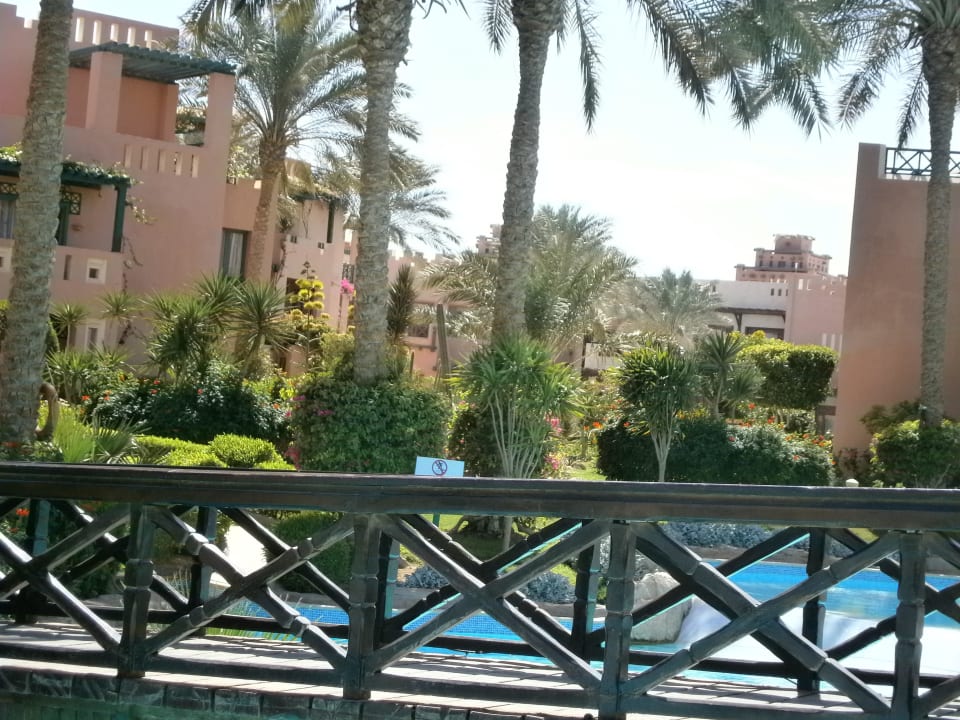 Мостик к бару Rehana Sharm Resort Aqua Park & Spa