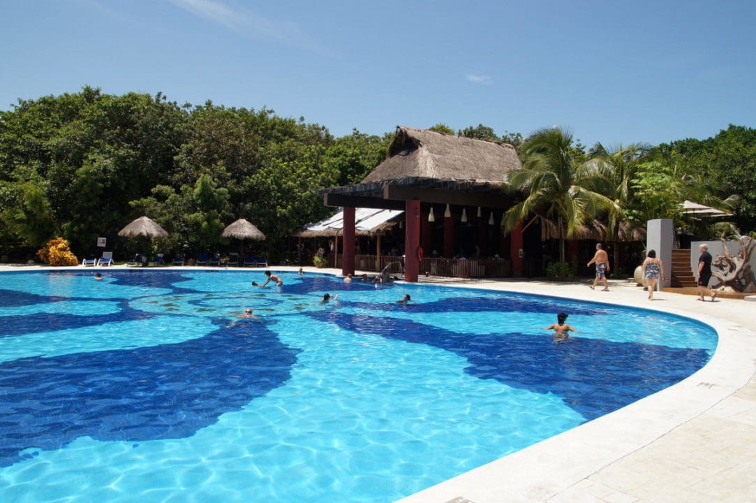 Wunderschöner Pool.  Sandos Caracol Eco Resort & Spa Select Club Adults only - All Inclusive