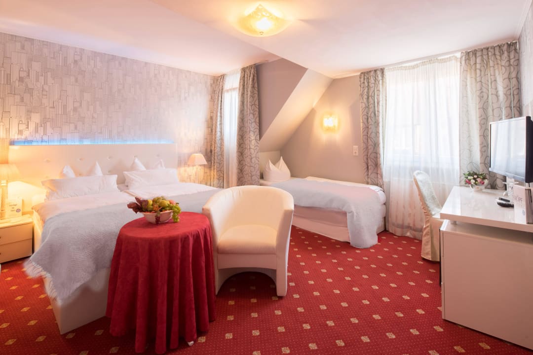 Familienzimmer ( 4-Bett) Hotel Central