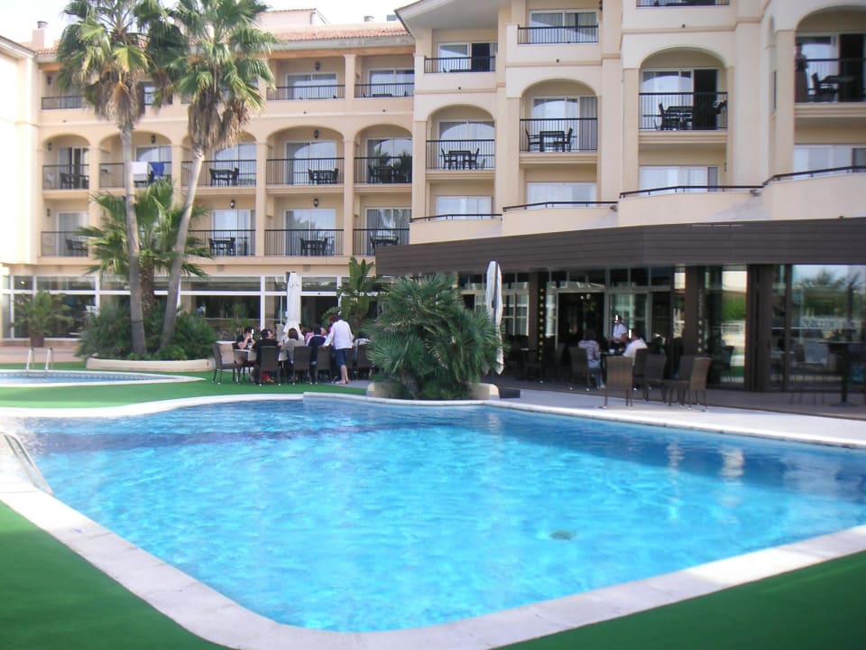 Weitere Gäste treffen ein Hotel-Apartamentos Blau Parc